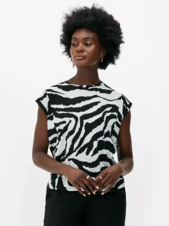 Primark Topy I T-Shirty<Koszulka z krótkim rękawem i ozdobnymi przeszyciami