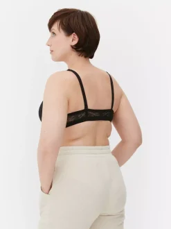 Primark Biustonosze<2 biustonosze pooperacyjne, kampania nt. raka piersi