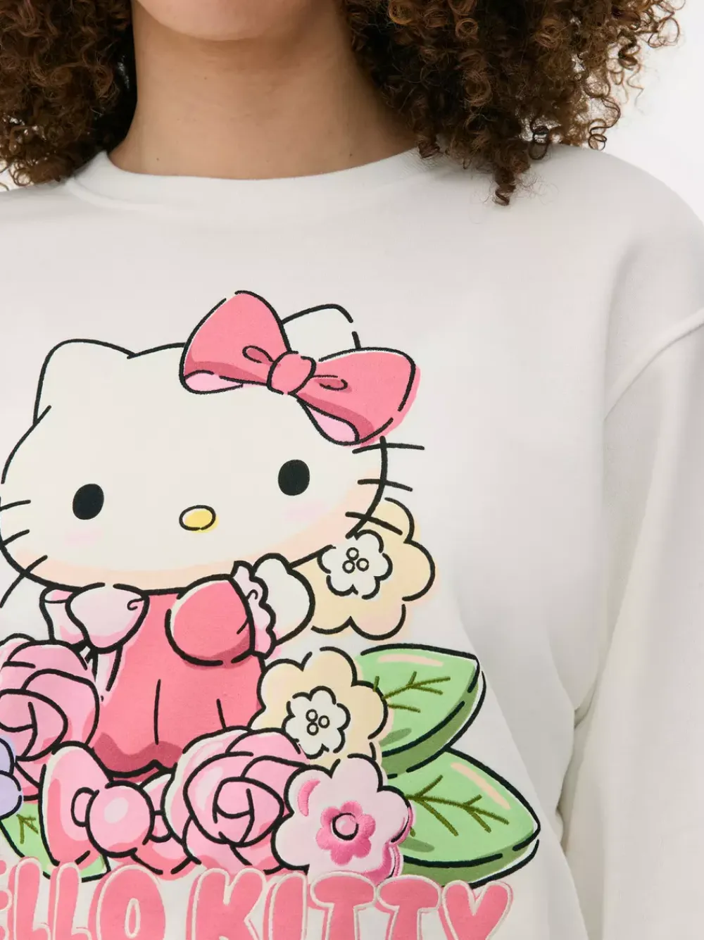 Primark Odzież Domowa I Na Siłownię|Bluzy<Bluza w kwiaty z napisem Hello Kitty