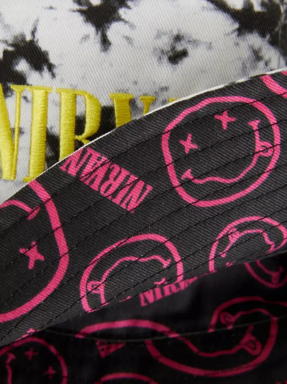 Primark Czapki, Rękawiczki I Szaliki<Dwustronny kapelusz z motywem Nirvany