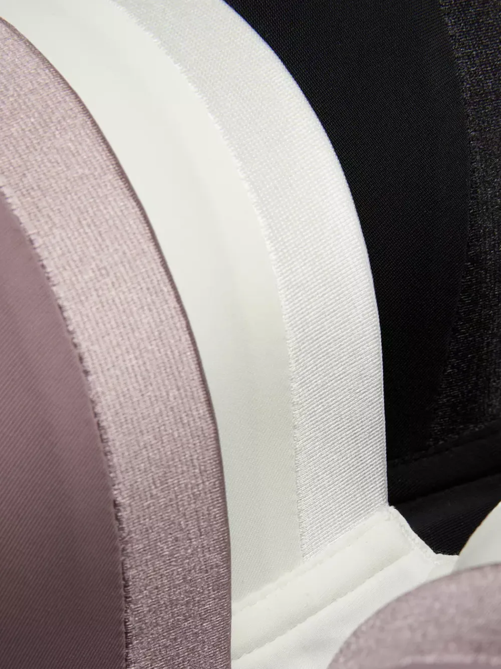 Primark Biustonosze<Eleganckie satynowe balkonetki, rozm. A–DD, 3 szt.