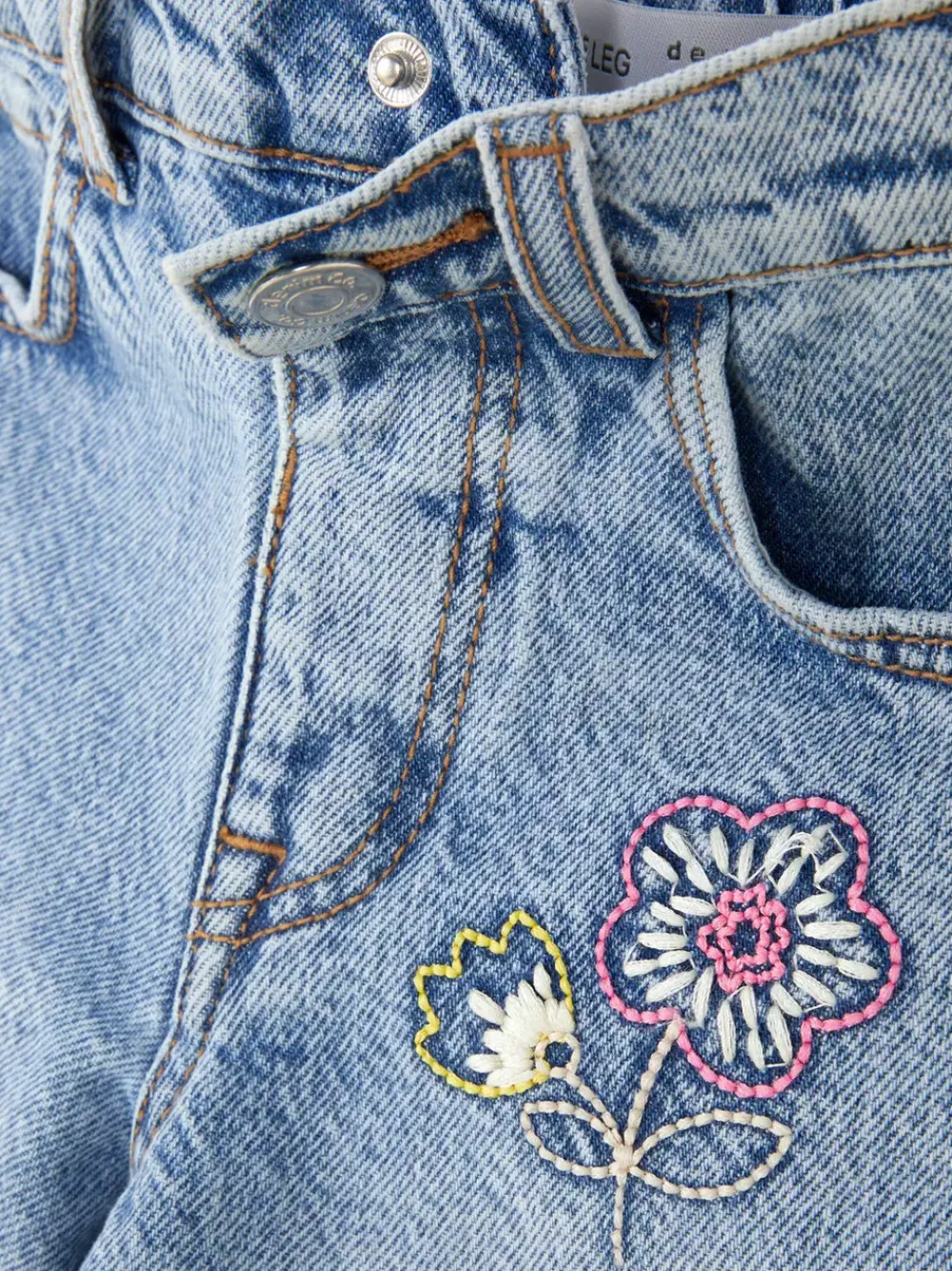 Dzieci Primark Jeansy<Jeansy z szerokimi nogawkami i haftem