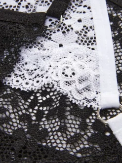 Damskie Primark Majtki Damskie<Koronkowe stringi z muszelkowym wykończeniem, 3 pary