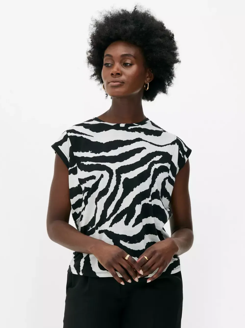 Primark Topy I T-Shirty<Koszulka z krótkim rękawem i ozdobnymi przeszyciami
