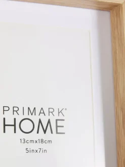 Primark Ramki I Dekoracje Ścienne<Niezbędna drewniana ramka na zdjęcia na stojaku