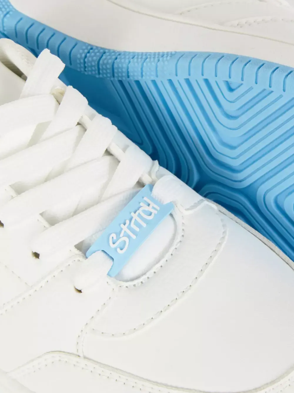 Dzieci Primark Buty Sportowe<Niskie buty sportowe z motywem Sticha Disneya