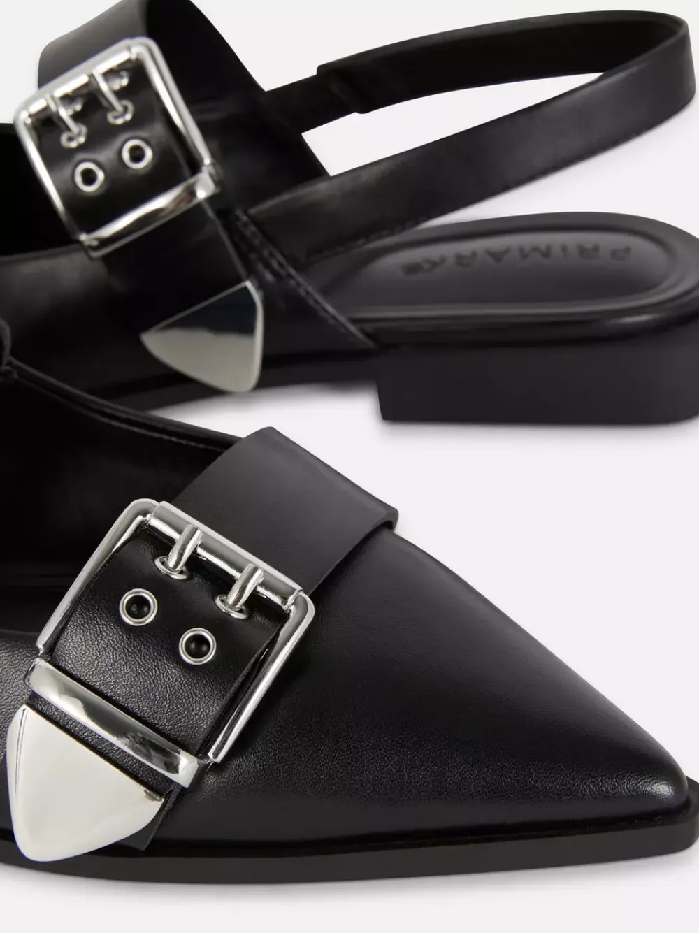 Primark Płaskie Buty<Płaskie spiczaste baleriny z paskiem z oczkami