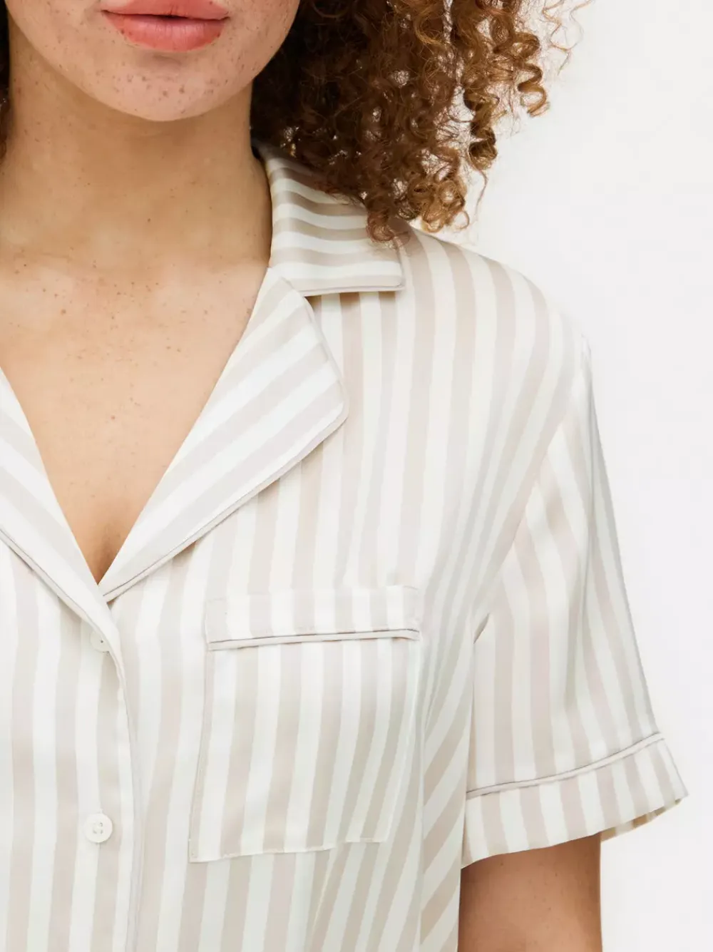 Primark Zestawy Piżamowe<Satynowa piżama z koszulą i szortami