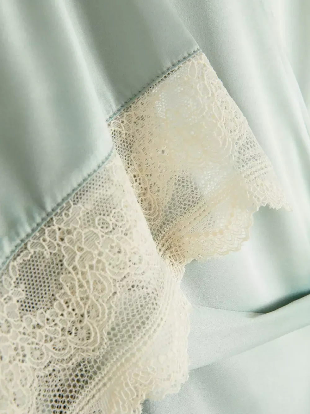 Primark Szlafroki<Satynowy szlafrok z koronką