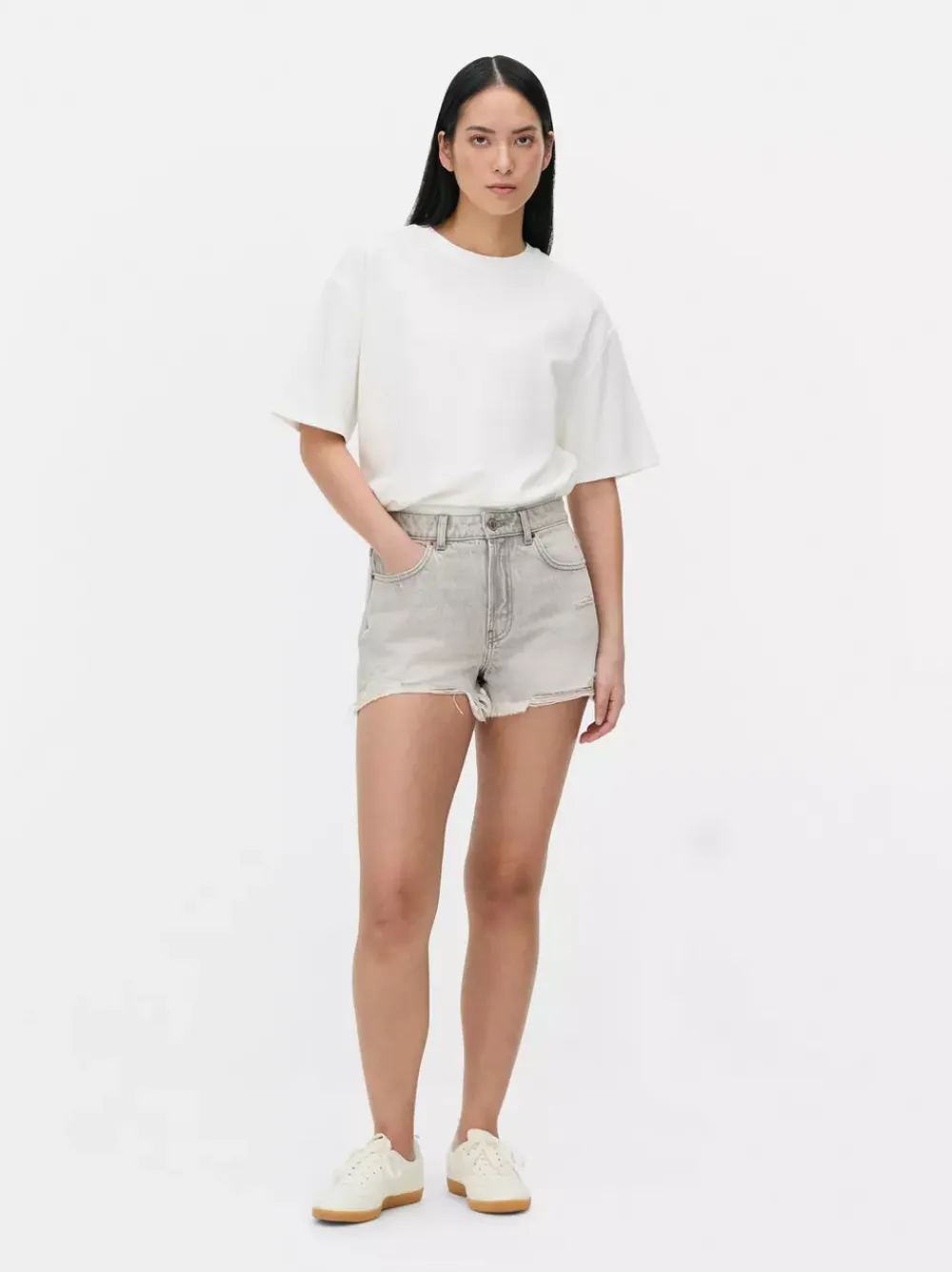 Primark Szorty<Spodenki jeansowe z przetarciami