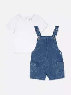 Primark Komplety I Gotowe Stroje<T-shirt i jeansowe ogrodniczki ze wzorem w serduszka