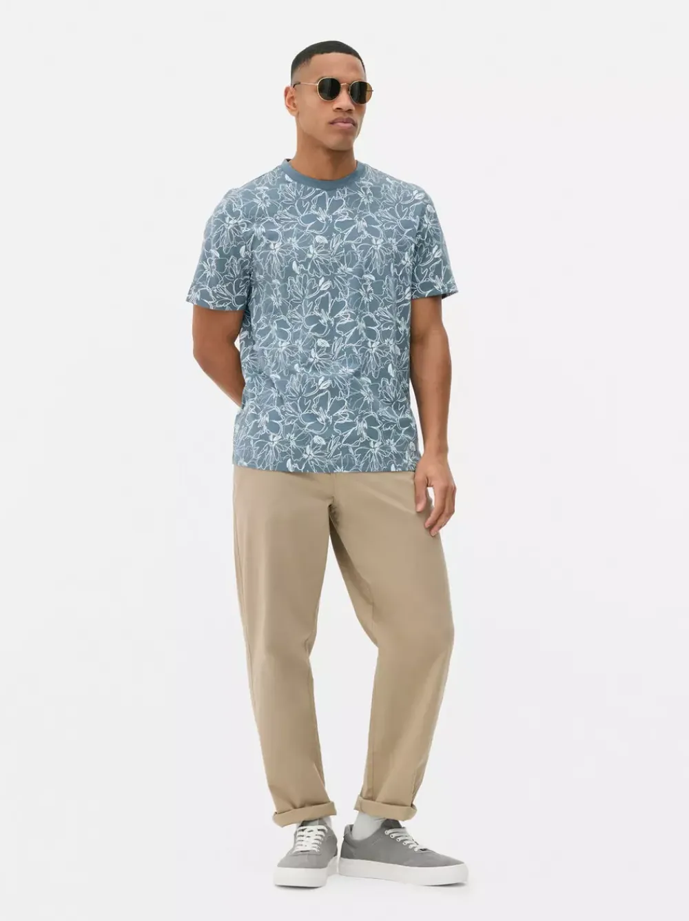 Primark Topy I T-Shirty<T-shirt z krótkim rękawem i kwiecistym nadrukiem