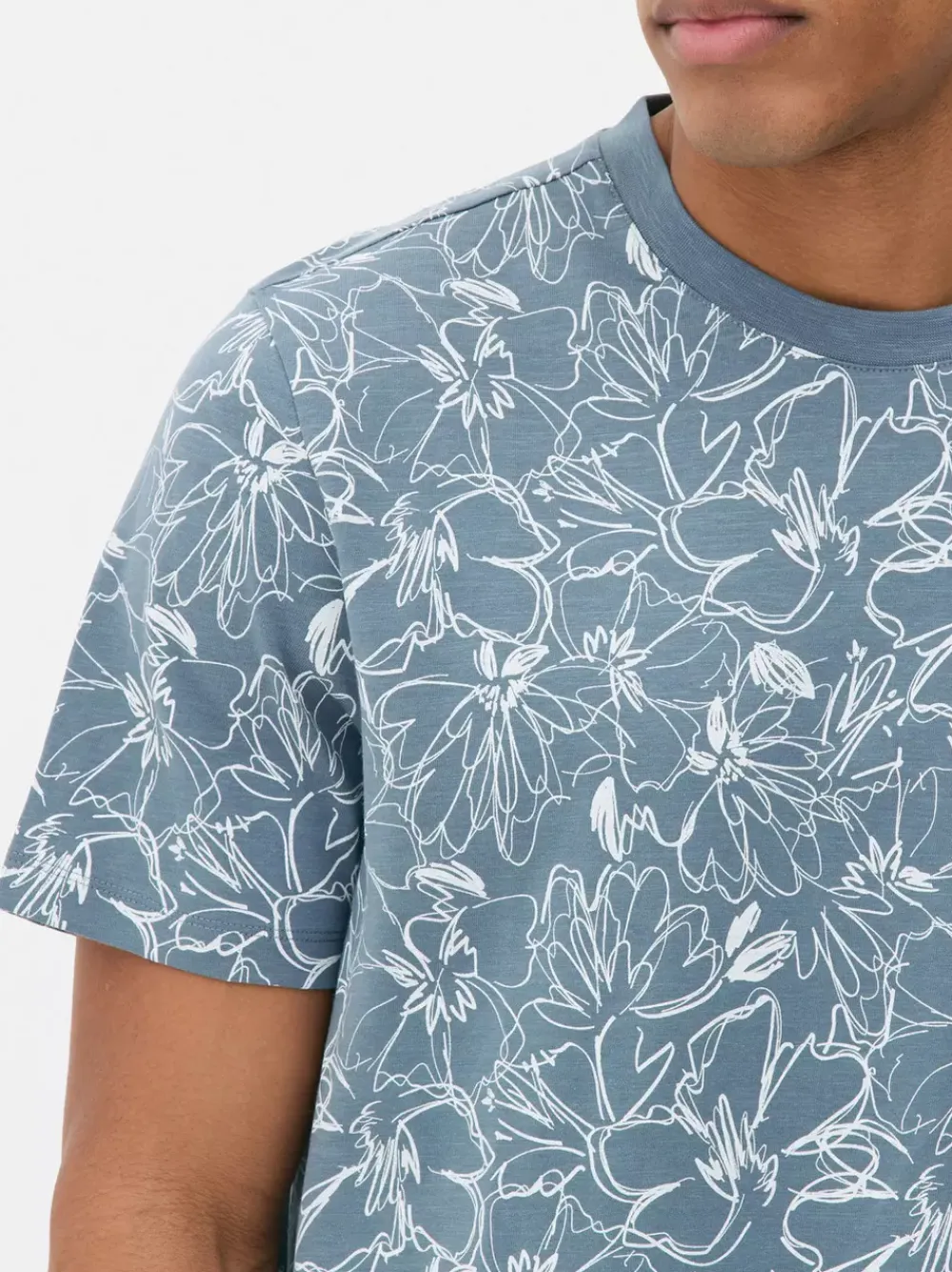 Primark Topy I T-Shirty<T-shirt z krótkim rękawem i kwiecistym nadrukiem