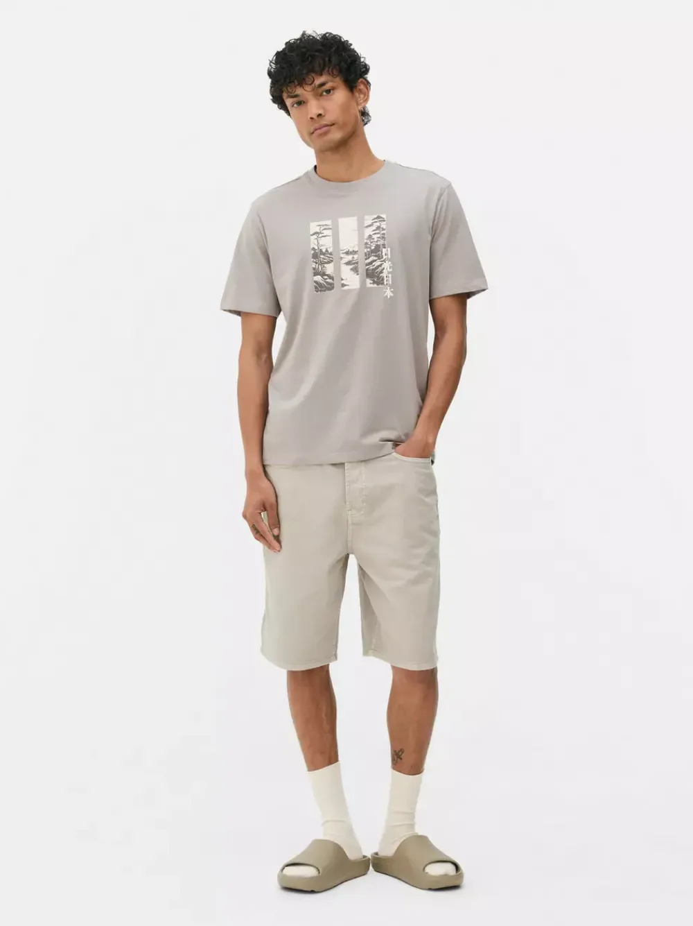 Primark Topy I T-Shirty<T-shirt z krótkim rękawem i nadrukiem z trzema obrazkami