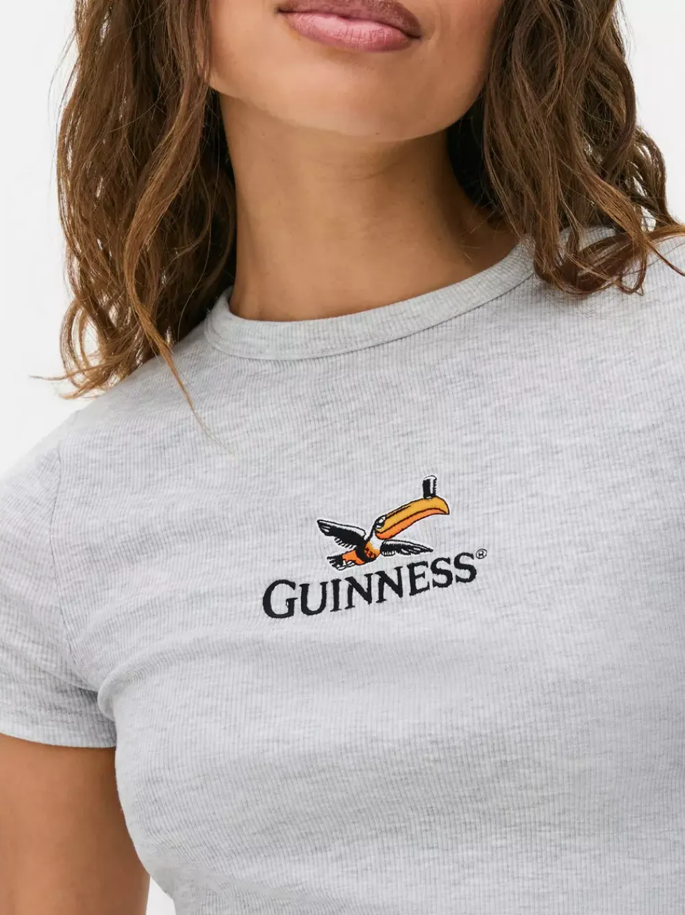 Primark Topy I T-Shirty<T-shirt z motywem tukana, symbolu Guinnessa